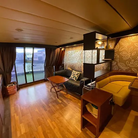 Wonderful Yatch To Rent At Tenerif South Bateau-hôtel