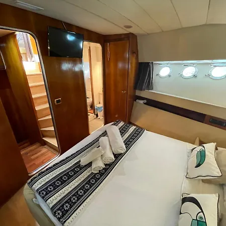 Wonderful Yatch To Rent At Tenerif South Båthotell *